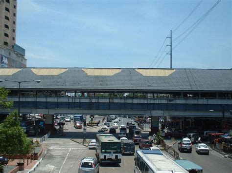 Gil Puyat station .